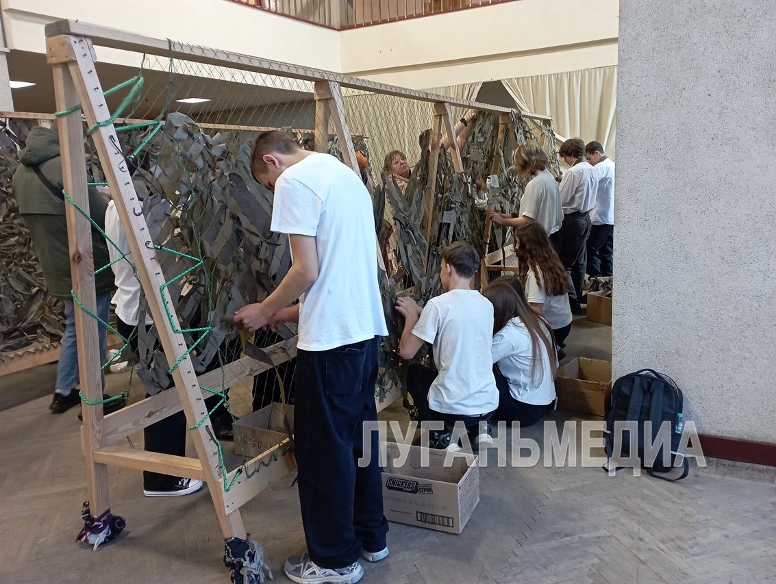 Сенатор РФ Дарья Лантратова посетила волонтерский пункт «Все для победы!» в Свердловске Сенатор РФ Дарья Лантратова посетила волонтерский пункт «Все для победы!» в Свердловске