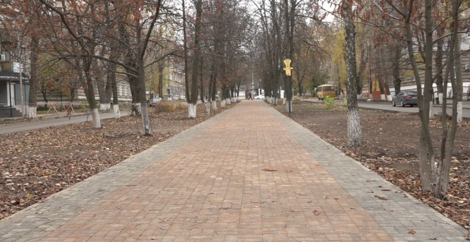 Специалисты компании «Артстрой» завершили благоустройство аллеи в Молодогвардейске на 2025 год Специалисты компании «Артстрой» завершили благоустройство аллеи в Молодогвардейске на 2025 год