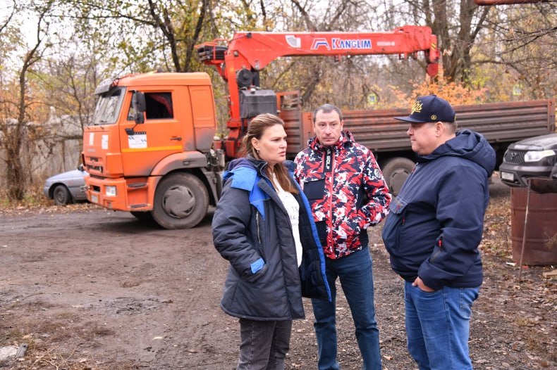 Восстановление дома на ул. Новодолжанская, пострадавшего в результате удара ВСУ, продолжается: к работе приступили строители из Красноярского края Восстановление дома на ул. Новодолжанская, пострадавшего в результате удара ВСУ, продолжается: к работе приступили строители из Красноярского края