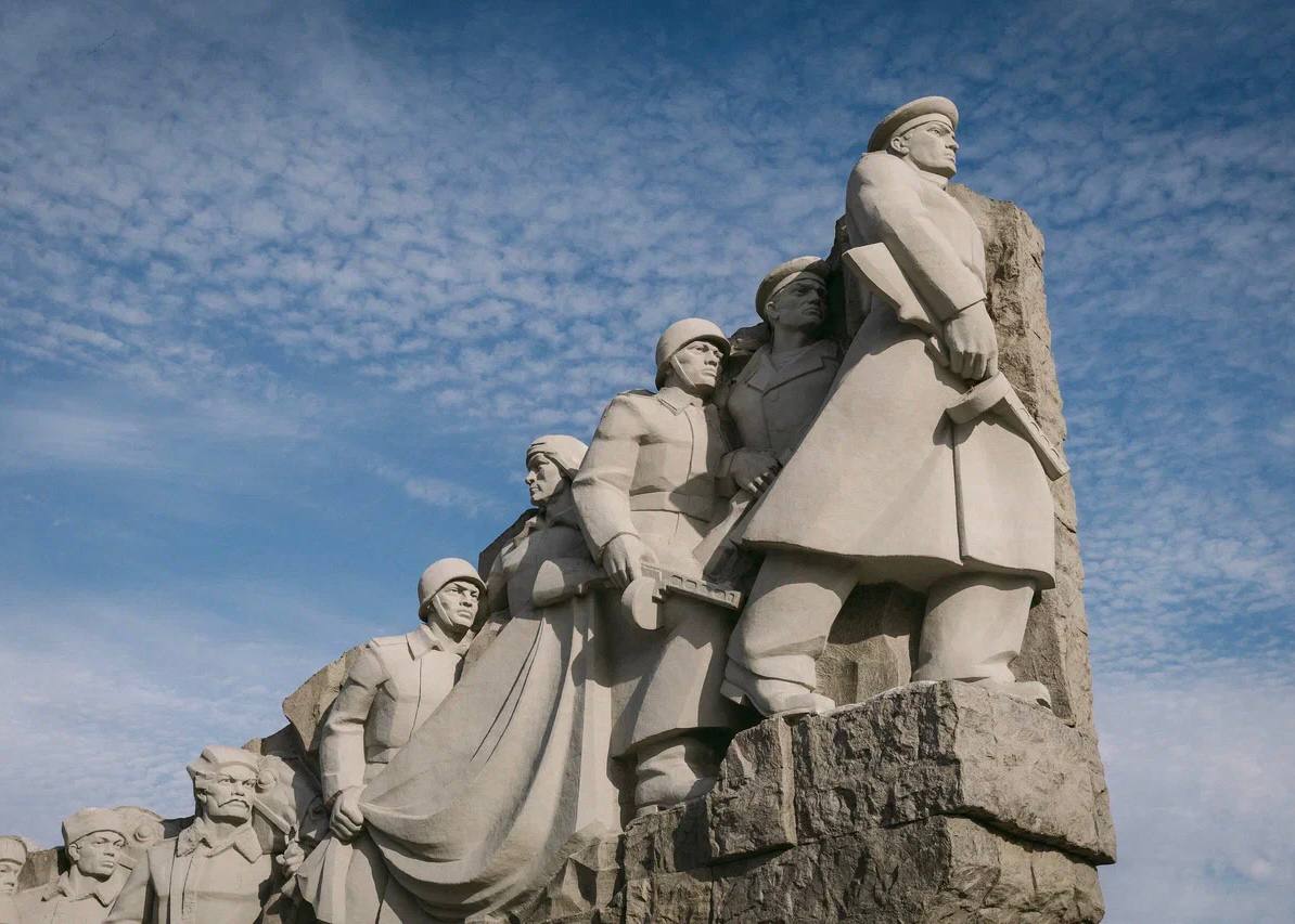 Около 300 российских студентов познакомятся с героями Донбасса и Новороссии Около 300 российских студентов познакомятся с героями Донбасса и Новороссии