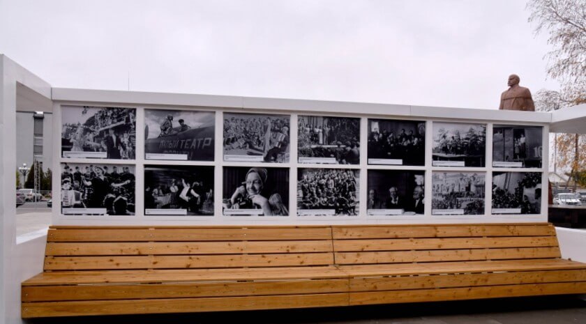 Уличная выставка «Театральная площадь», созданная специалистами Музея-заповедника героической обороны и освобождения Севастополя и Министерства культуры РФ, открылась в Свердловске