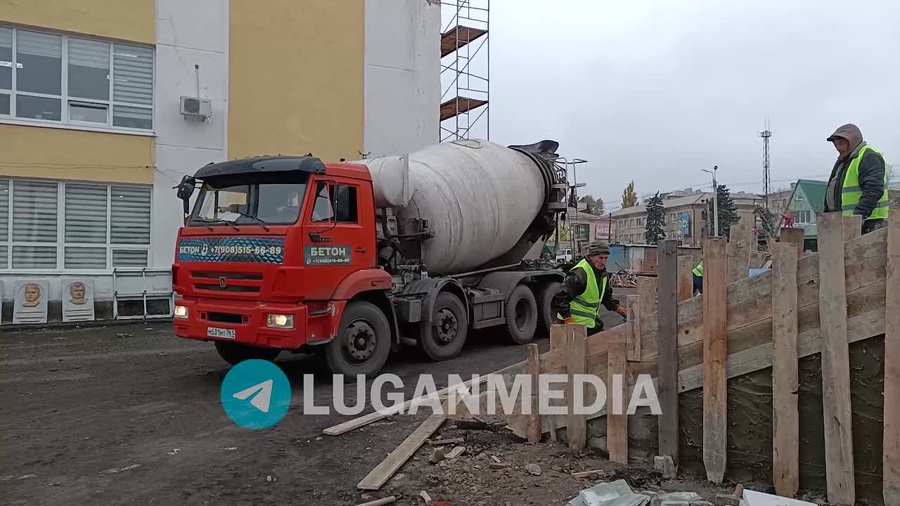 В Ровеньках проходит капитальный ремонт площади Республики Коми