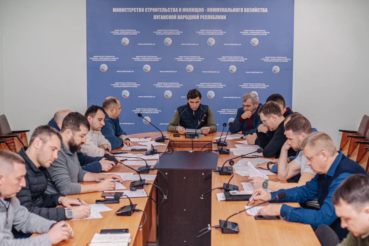 Генеральный директор ФРТ также осмотрел объекты, предназначенные для прохождения отопительного периода в Северодонецке и Лисичанске Генеральный директор ФРТ также осмотрел объекты, предназначенные для прохождения отопительного периода в Северодонецке и Лисичанске