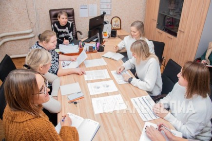 Коллектив ГУП ЛНР «ЛУГАНЬМЕДИА» прослушал лекцию в рамках шестого этапа Эстафеты 2025 года «Думай о будущем: страхование и накопления»