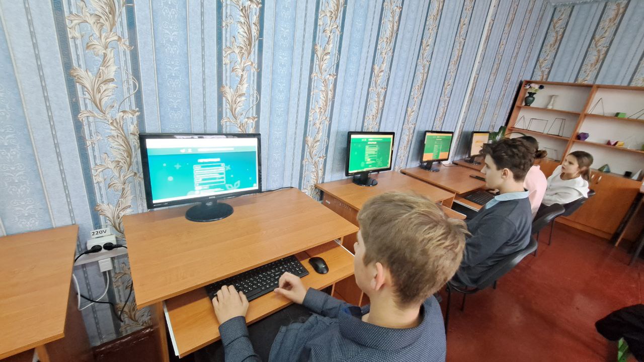 В "Станично-Луганской средней школе имени Грекова П.М." прошла Всероссийская просветительская акция «Большой этнографический диктант» в рамках Международного фестиваля «Народы России и СНГ», организуемого в соответствии с...