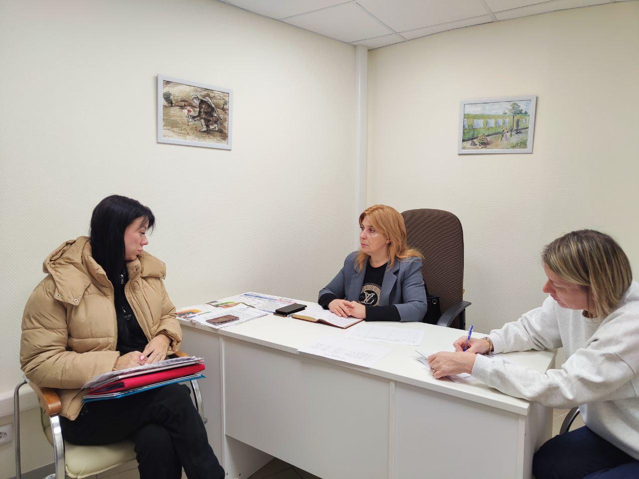 Филиал Фонда «Защитники Отечества» в ЛНР обеспечивает комплексную правовую поддержку ветеранам боевых действий и членам семей погибших Защитников Филиал Фонда «Защитники Отечества» в ЛНР обеспечивает комплексную правовую поддержку ветеранам боевых действий и членам семей погибших Защитников