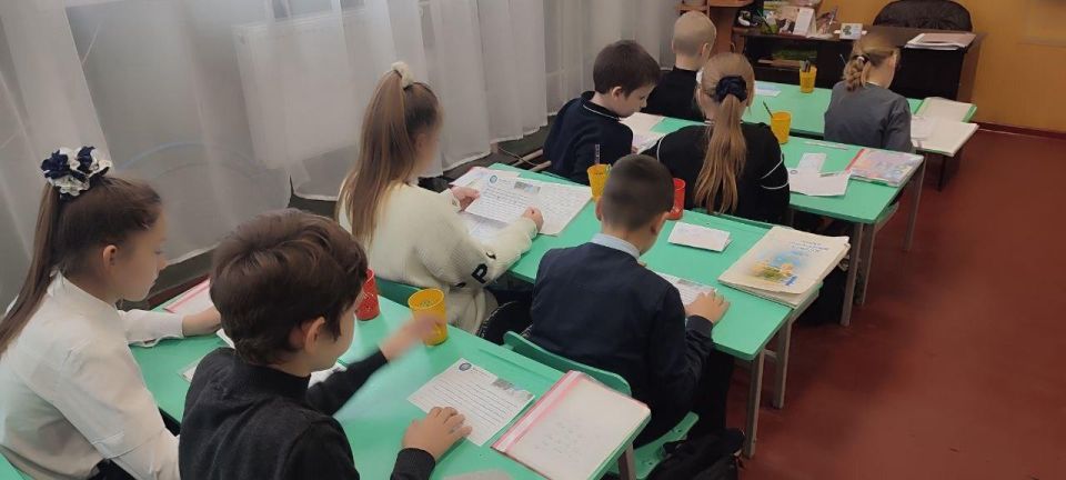 Школьники города Бердска и поселка Краснодона обменялись письмами Школьники города Бердска и поселка Краснодона обменялись письмами