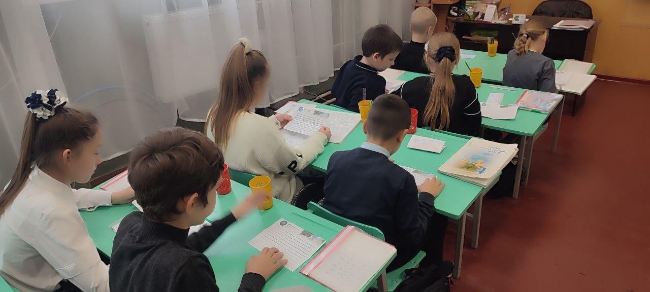 Школьники города Бердска и поселка Краснодона обменялись письмами Школьники города Бердска и поселка Краснодона обменялись письмами