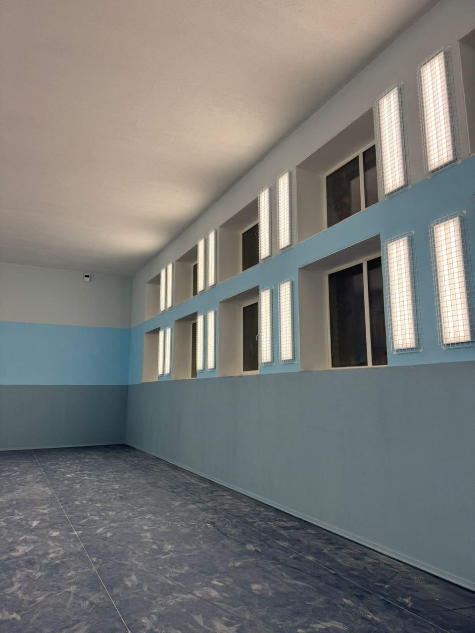 Подрядчики из Башкортостана завершили капремонт 3-го этажа Краснолучской школы № 7 Подрядчики из Башкортостана завершили капремонт 3-го этажа Краснолучской школы № 7