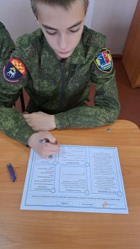 В преддверии Дня памяти погибших при выполнении служебных обязанностей сотрудников органов внутренних дел Российской Федерации в «Станично-Луганской средней школе имени Грекова П.М.» для 7-А кадетского класса провели...