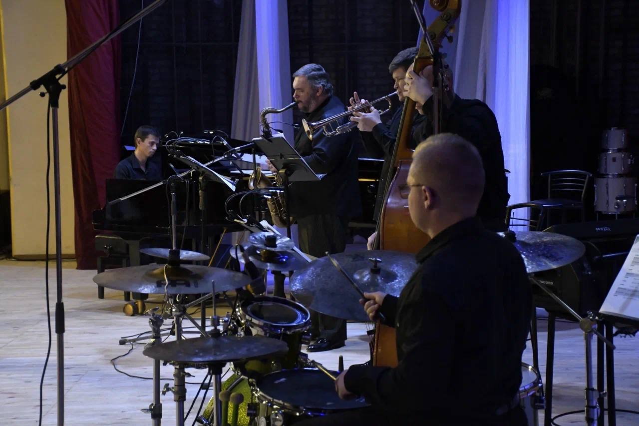 Русские мотивы в джазовой обработке: «Джаз с русской душой» в Луганской филармонии Русские мотивы в джазовой обработке: «Джаз с русской душой» в Луганской филармонии