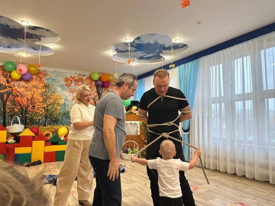 Наталия Пащенко: Волшебство в Луганском доме ребенка: звезды дарят радость и смех! Наталия Пащенко: Волшебство в Луганском доме ребенка: звезды дарят радость и смех!