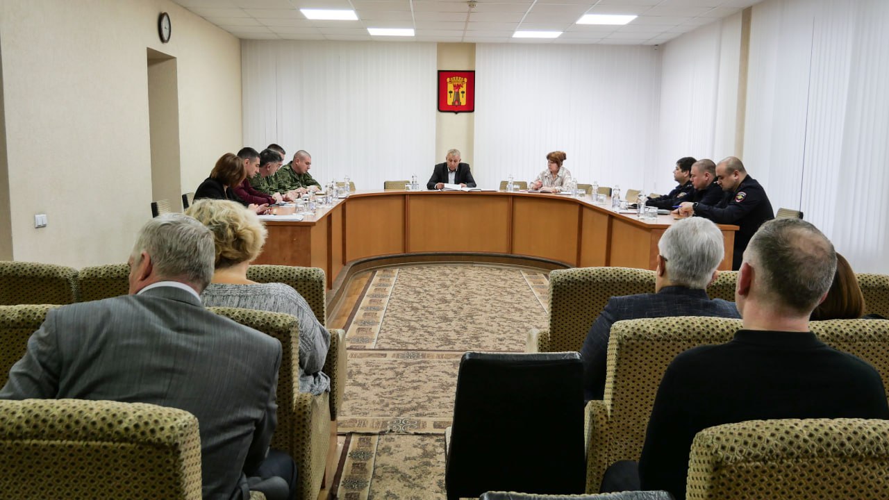 В Луганске состоялось заседание оперативного штаба по вопросам отбора граждан на военную службу по контракту