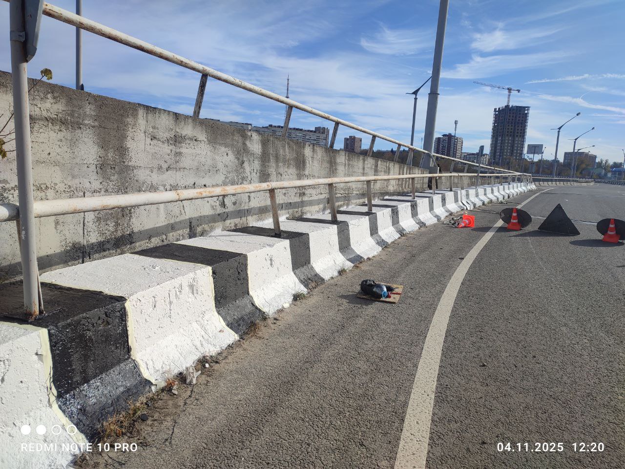 За неделю Луганские дорожники отремонтировали почти 3000 квадратных метров дорог За неделю Луганские дорожники отремонтировали почти 3000 квадратных метров дорог