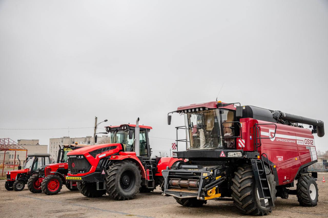 В ЛНР открылся первый среди исторических регионов учебный трактородром на базе Новосветловского аграрного колледжа В ЛНР открылся первый среди исторических регионов учебный трактородром на базе Новосветловского аграрного колледжа