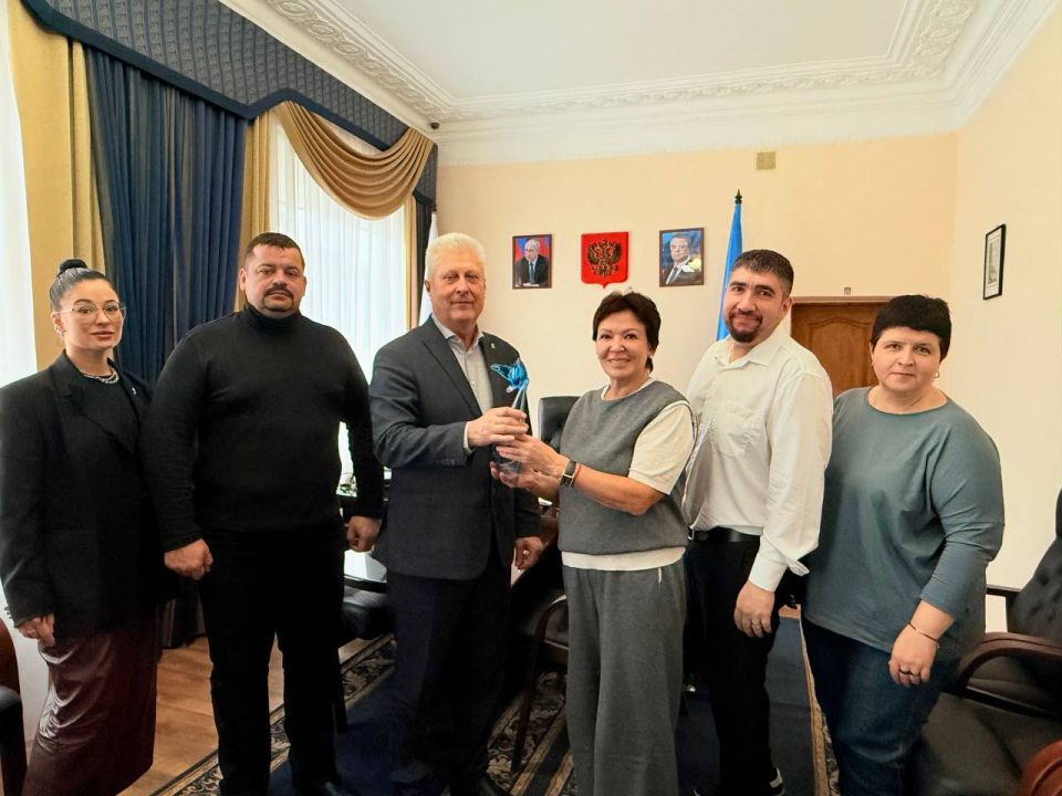 Сергей Козенко: Сегодня принимал гостей и коллег из Тюменской области, посетивших Краснодон с рабочим визитом Сергей Козенко: Сегодня принимал гостей и коллег из Тюменской области, посетивших Краснодон с рабочим визитом
