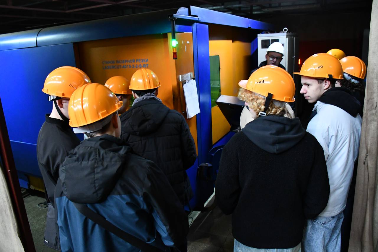 Константин Бутримов: СТУДЕНТЫ КОЛЛЕДЖА ПОБЫВАЛИ НА ЗАВОДЕ «ЛУГАМАШ» Константин Бутримов: СТУДЕНТЫ КОЛЛЕДЖА ПОБЫВАЛИ НА ЗАВОДЕ «ЛУГАМАШ»