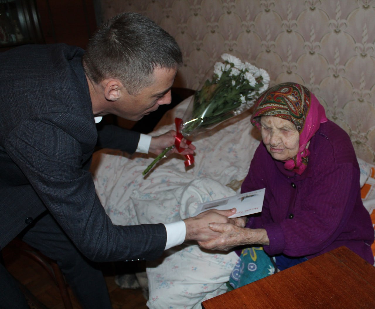 Поздравительное письмо с 95-летием от Президента Российской Федерации Владимира Владимировича Путина получила кировчанка, ветеран Великой Отечественной войны Евгения Дмитриевна Ткаченко