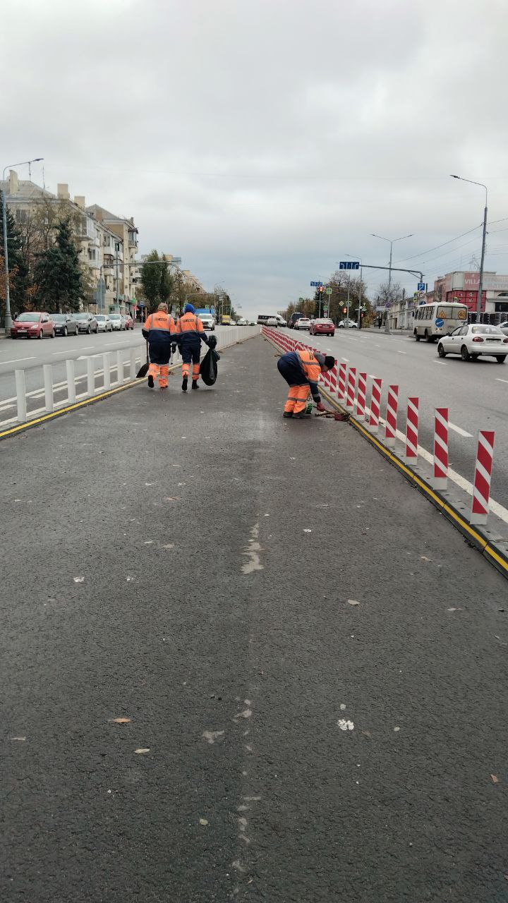 За неделю Луганские дорожники отремонтировали почти 3000 квадратных метров дорог За неделю Луганские дорожники отремонтировали почти 3000 квадратных метров дорог