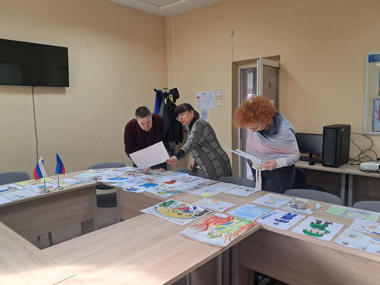 Подведение итогов конкурса рисунков"Мой город в радуге профессий" в Новоайдарском районе ТО ГКУ «РЦЗН ЛНР» в Новоайдарском районе подвели итоги конкурса рисунков "Мой... Подведение итогов конкурса рисунков"Мой город в радуге профессий" в Новоайдарском районе ТО ГКУ «РЦЗН ЛНР» в Новоайдарском районе подвели итоги конкурса рисунков "Мой...