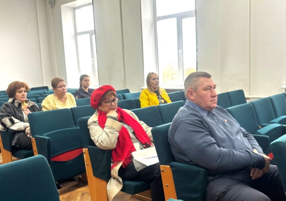 В Новоайдарском округе прошло очередное заседание КДН В Новоайдарском округе прошло очередное заседание КДН