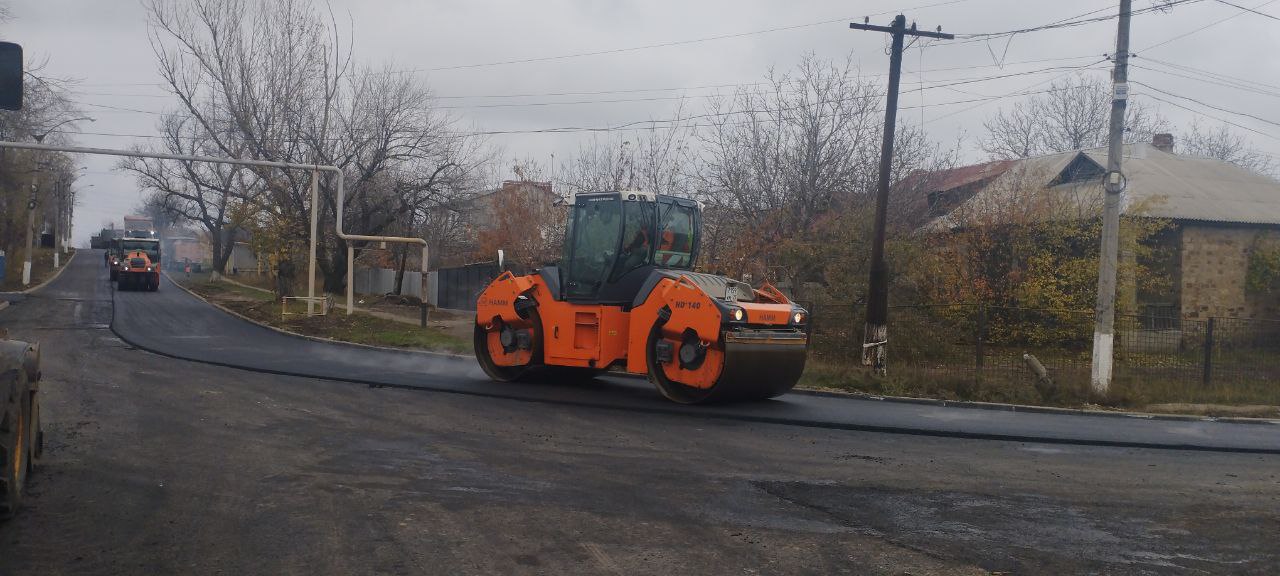 В Краснодоне продолжаются работы по ремонту автомобильных дорог местного значения В Краснодоне продолжаются работы по ремонту автомобильных дорог местного значения