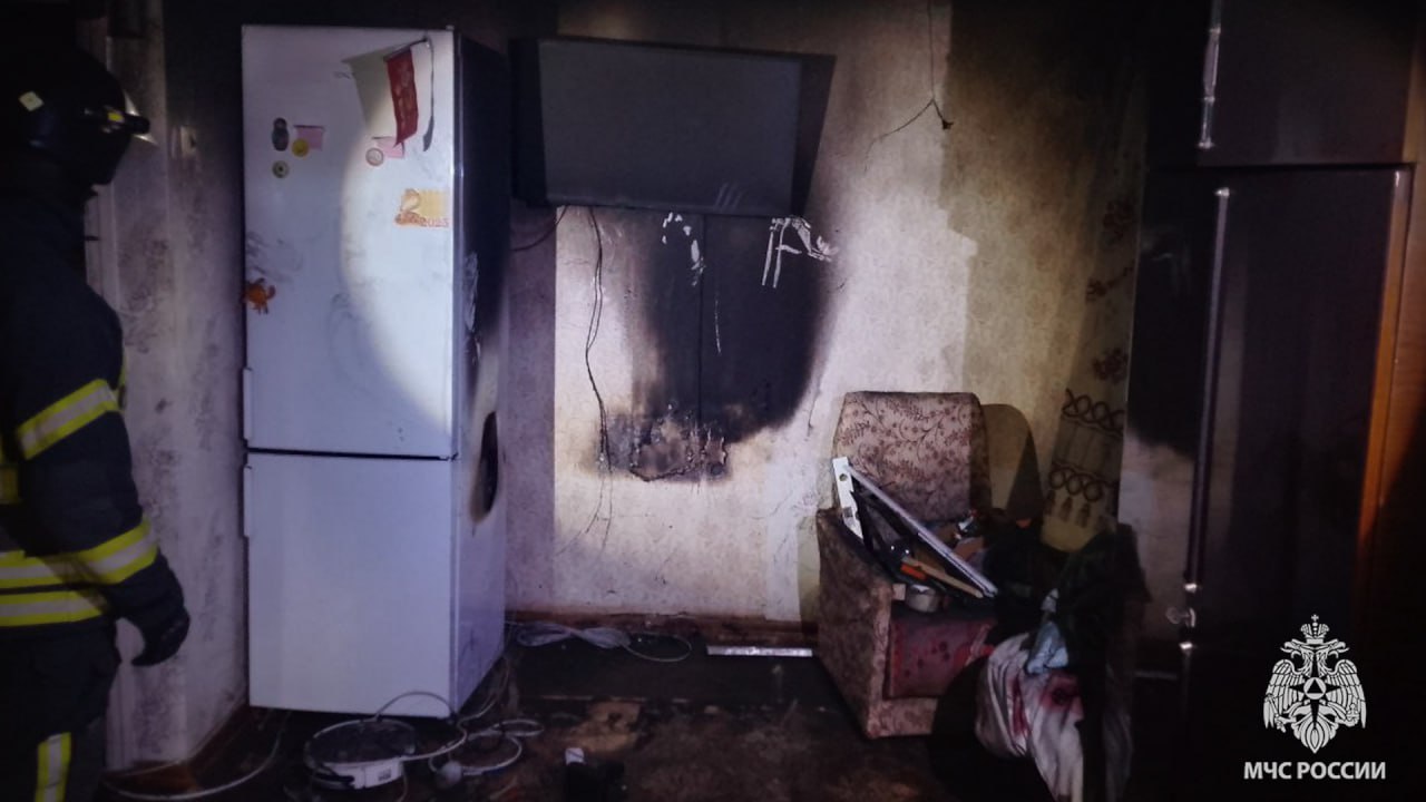 Из-за включенного обогревателя едва не сгорела квартира в Первомайске