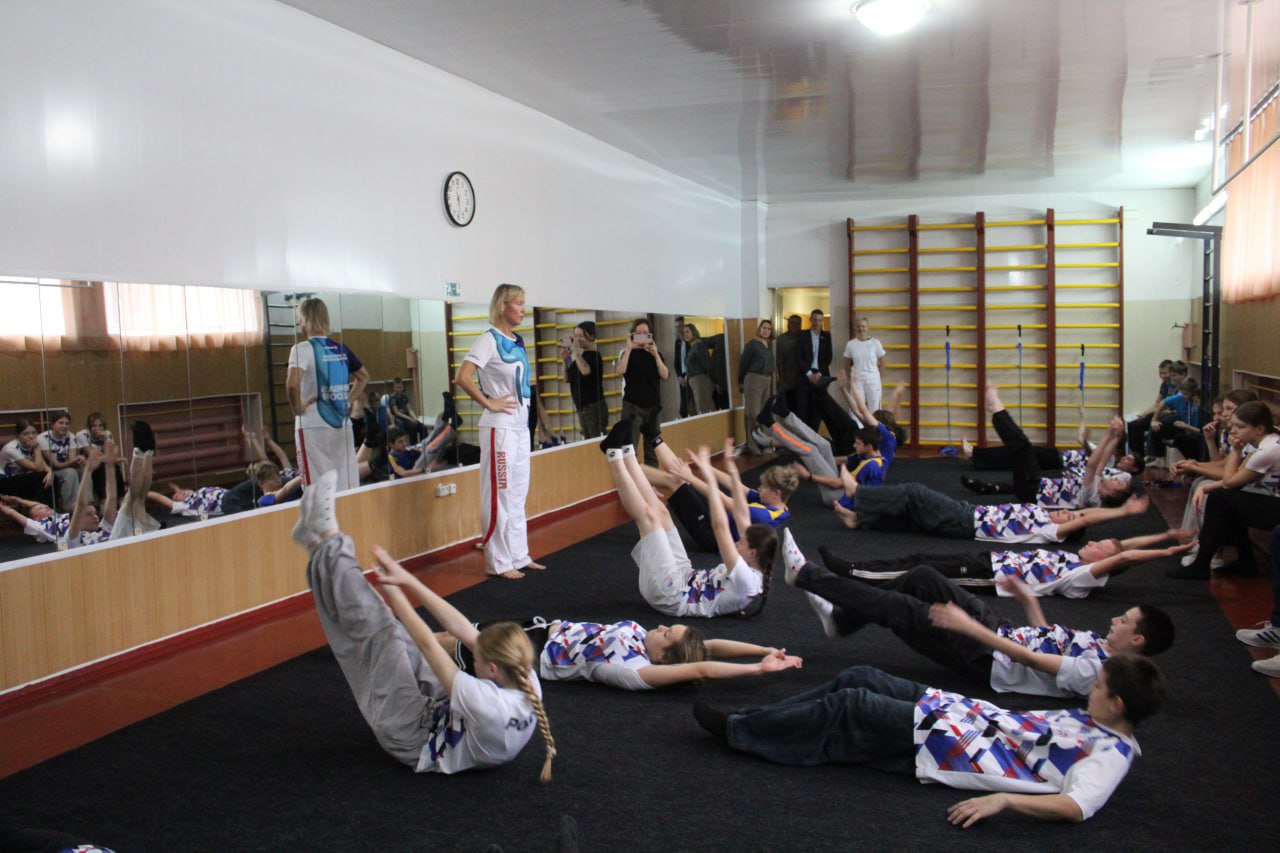 Профессиональные спортсмены по плаванью городов Москвы и Ярославля провели мастер-класс для юных кировчан Профессиональные спортсмены по плаванью городов Москвы и Ярославля провели мастер-класс для юных кировчан