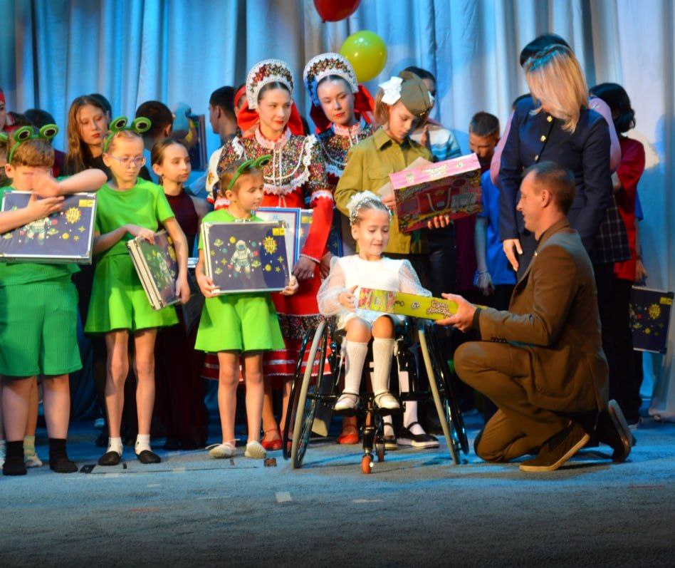 Воспитанники Центра «Возрождение» стали участниками фестиваля детского инклюзивного творчества Воспитанники Центра «Возрождение» стали участниками фестиваля детского инклюзивного творчества