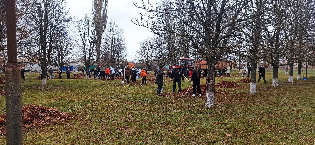 Юлия Кожухарь: Сегодня в селе Каменка Новопсковского муниципального округа провели осенний субботник "Праздник чистоты, порядка и отличного настроения!!!" Юлия Кожухарь: Сегодня в селе Каменка Новопсковского муниципального округа провели осенний субботник "Праздник чистоты, порядка и отличного настроения!!!"