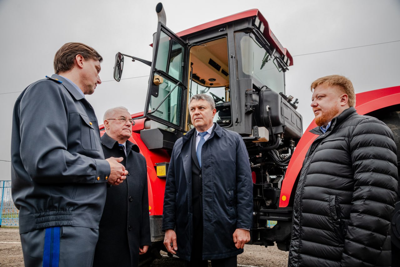Леонид Пасечник: Открыли первый среди новых регионов современный учебный трактородром на базе Новосветловского аграрного колледжа Леонид Пасечник: Открыли первый среди новых регионов современный учебный трактородром на базе Новосветловского аграрного колледжа