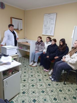 Будущее медицины: В Хорошенском ФАП состоялась профориентационная встреча для старшеклассников