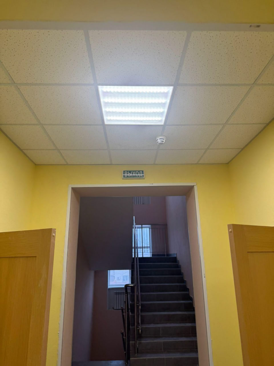 Подрядчики из Башкортостана завершили капремонт 3-го этажа Краснолучской школы № 7 Подрядчики из Башкортостана завершили капремонт 3-го этажа Краснолучской школы № 7