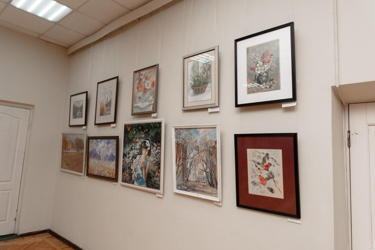 В Луганске открылась выставка, посвящённая 80-летию Луганской детской художественной школы В Луганске открылась выставка, посвящённая 80-летию Луганской детской художественной школы