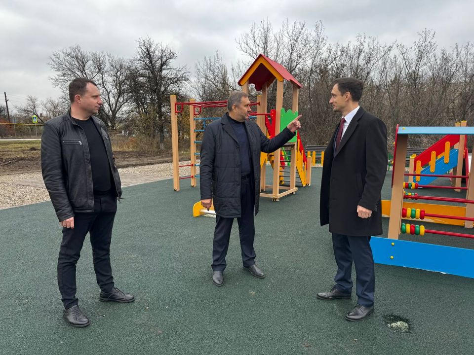 «Городская среда»: В Волнухино продолжается обустройство нового общественного пространства для детей «Городская среда»: В Волнухино продолжается обустройство нового общественного пространства для детей