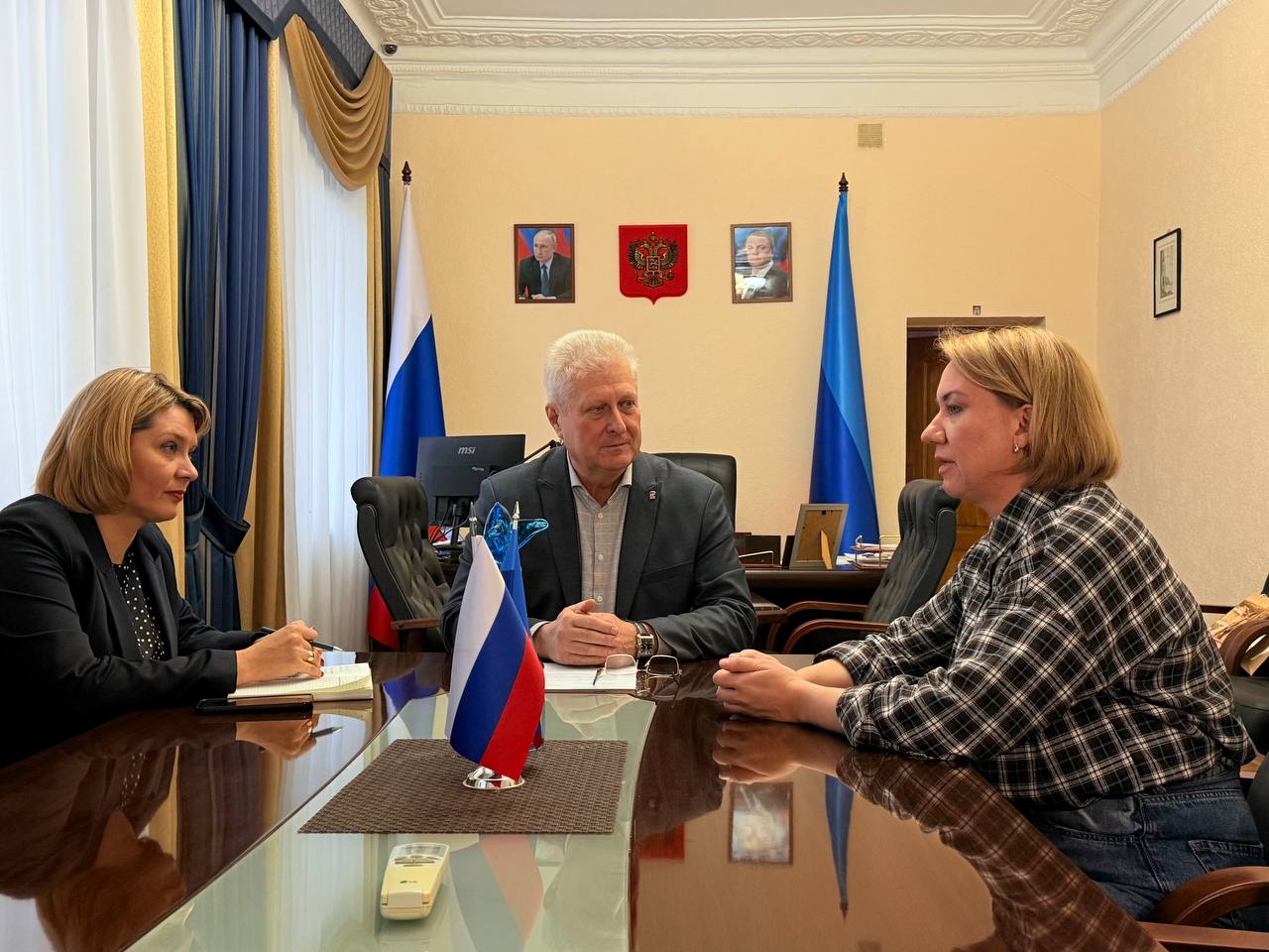 Сергей Козенко: Встретился с директором департамента общественных связей Тюменской области Ириной Широковой, которая посетила Краснодон в рамках рабочего визита Сергей Козенко: Встретился с директором департамента общественных связей Тюменской области Ириной Широковой, которая посетила Краснодон в рамках рабочего визита