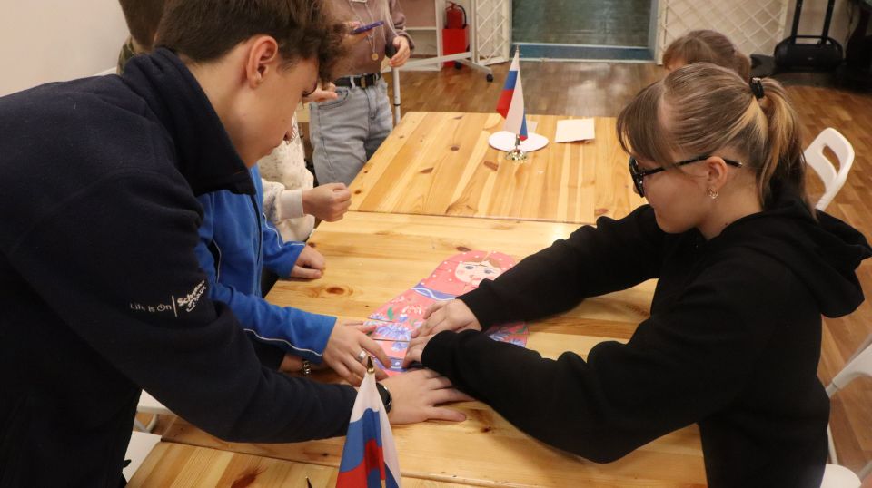 В музее истории города Ровеньки была проведена игра-викторина «Россия – это мы!» В музее истории города Ровеньки была проведена игра-викторина «Россия – это мы!»