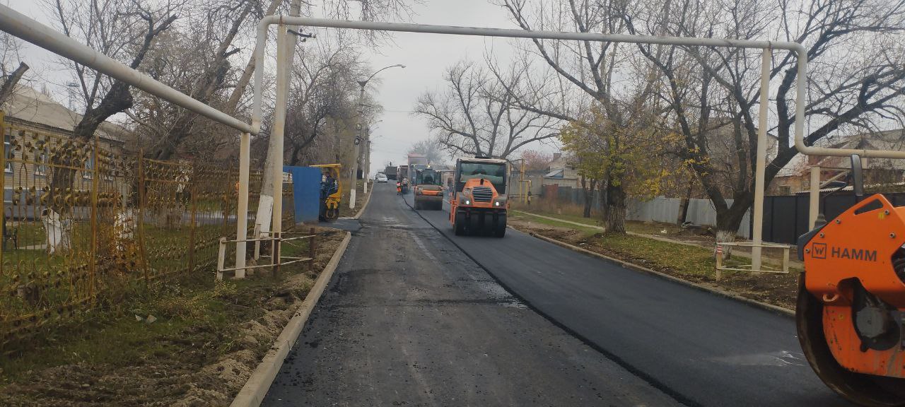 В Краснодоне продолжаются работы по ремонту автомобильных дорог местного значения В Краснодоне продолжаются работы по ремонту автомобильных дорог местного значения