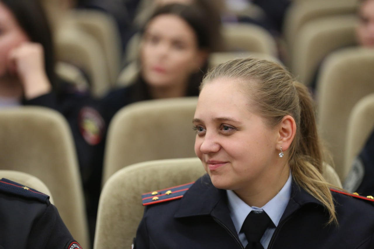 1111Заслуженный работник культуры РФ провела практический мастер-класс для сотрудников МВД 1111Заслуженный работник культуры РФ провела практический мастер-класс для сотрудников МВД