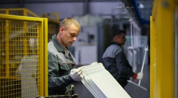 Продукция луганского завода радиаторов «Юнис» появилась в крупных розничных сетях, в том числе «ВсеИнструменты.ру». Об этом в интервью ЛИЦ сообщил министр промышленности и торговли РФ Антон Алиханов