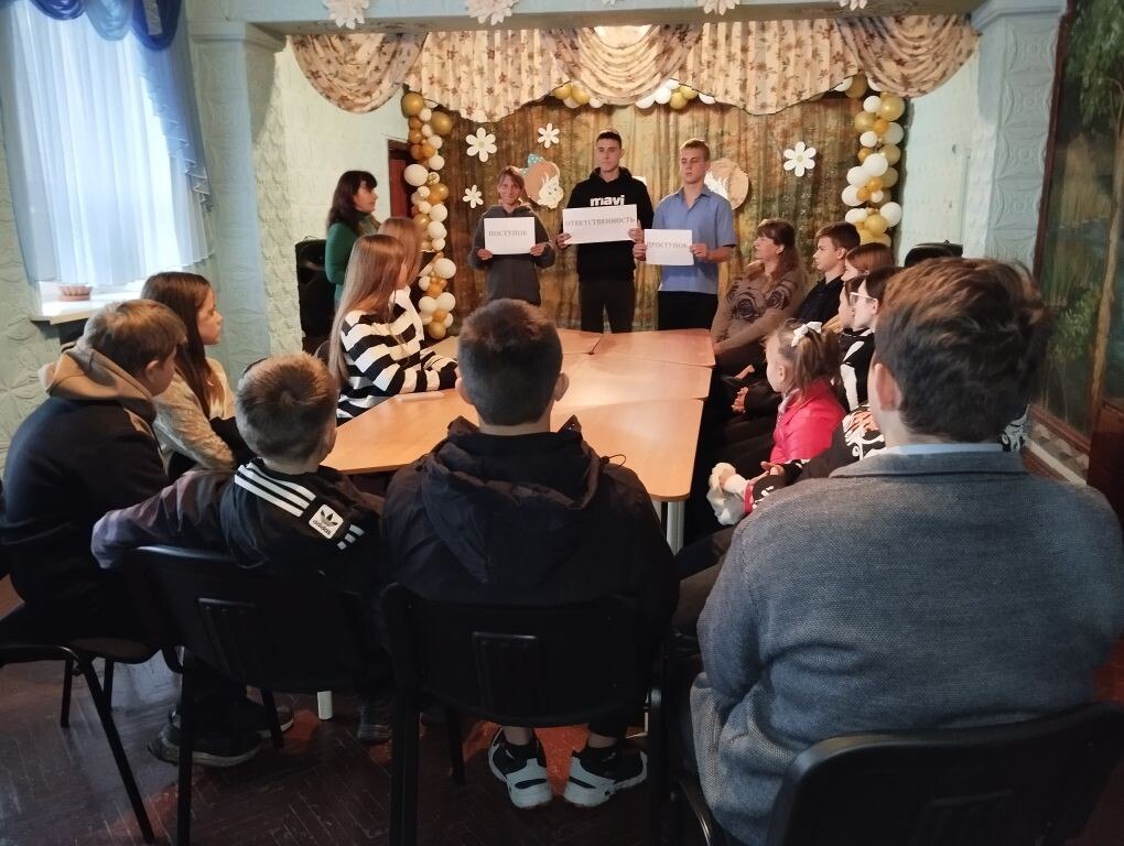 В целях профилактики правонарушений среди подростков, в ДК им. Шевченко мкр. Алмазный была проведена беседа «Я несу ответственность за свои поступки»