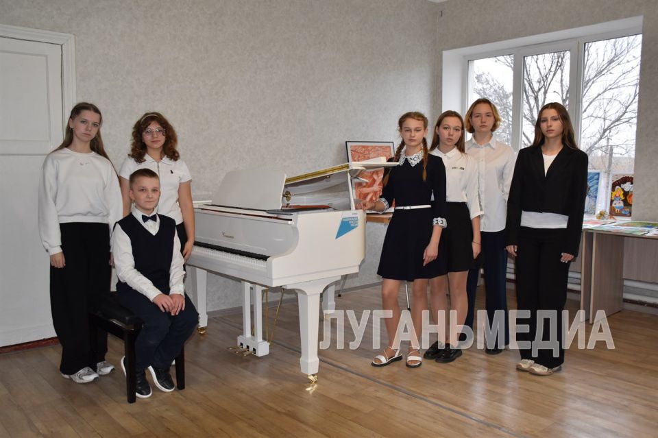Новосветловская школа искусств получила новые инструменты Новосветловская школа искусств получила новые инструменты