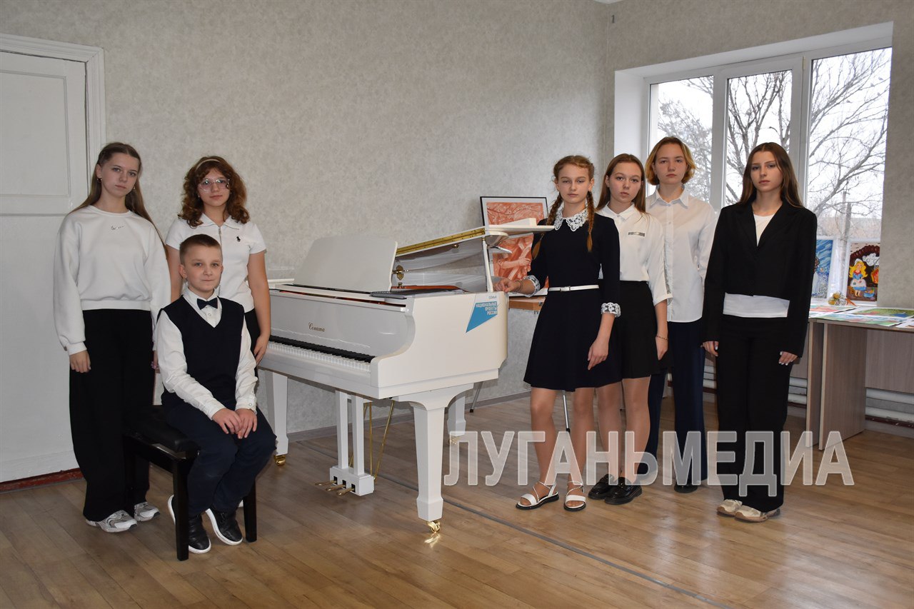 Новосветловская школа искусств получила новые инструменты Новосветловская школа искусств получила новые инструменты