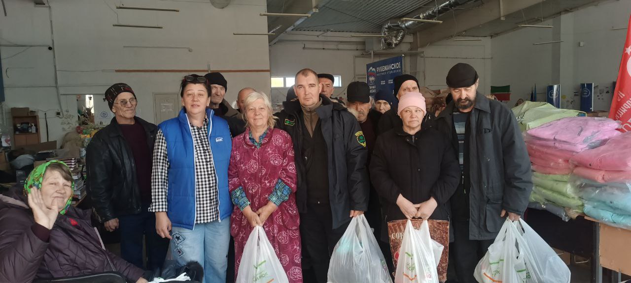 Активисты «Единой России» помогают жителям ЛНР, оказавшимся в сложной жизненной ситуации Активисты «Единой России» помогают жителям ЛНР, оказавшимся в сложной жизненной ситуации