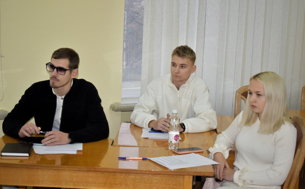 Первое заседание Молодежной палаты в Стаханове Первое заседание Молодежной палаты в Стаханове