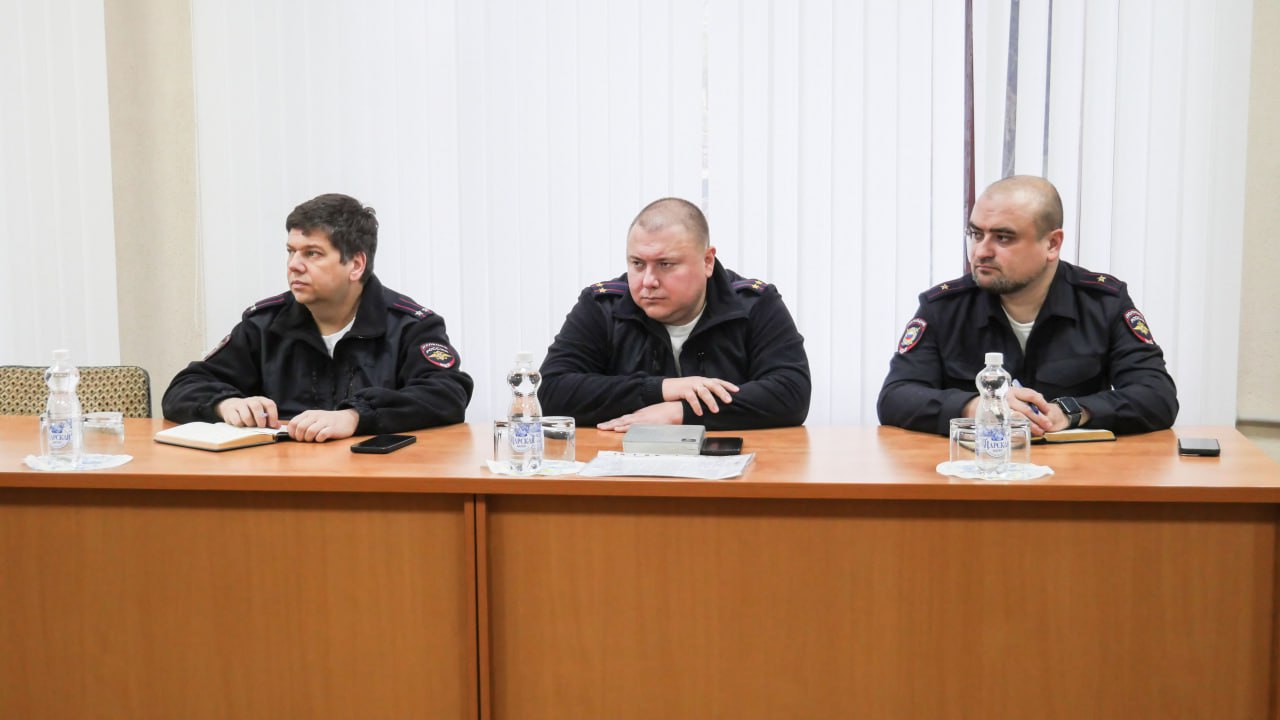 В Луганске состоялось заседание оперативного штаба по вопросам отбора граждан на военную службу по контракту В Луганске состоялось заседание оперативного штаба по вопросам отбора граждан на военную службу по контракту