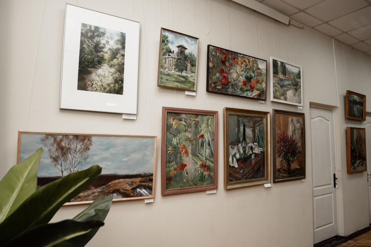 В Луганске открылась выставка, посвящённая 80-летию Луганской детской художественной школы В Луганске открылась выставка, посвящённая 80-летию Луганской детской художественной школы