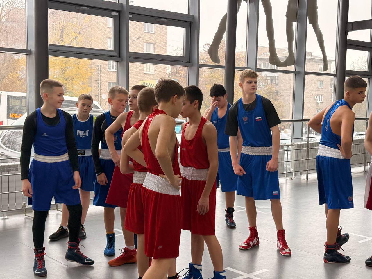 Дарья Лантратова: В Меловскую детско-юношескую спортивную школу при поддержке Главы города Сочи и Федерации бокса Сочи передали новое оснащение для ребят Дарья Лантратова: В Меловскую детско-юношескую спортивную школу при поддержке Главы города Сочи и Федерации бокса Сочи передали новое оснащение для ребят