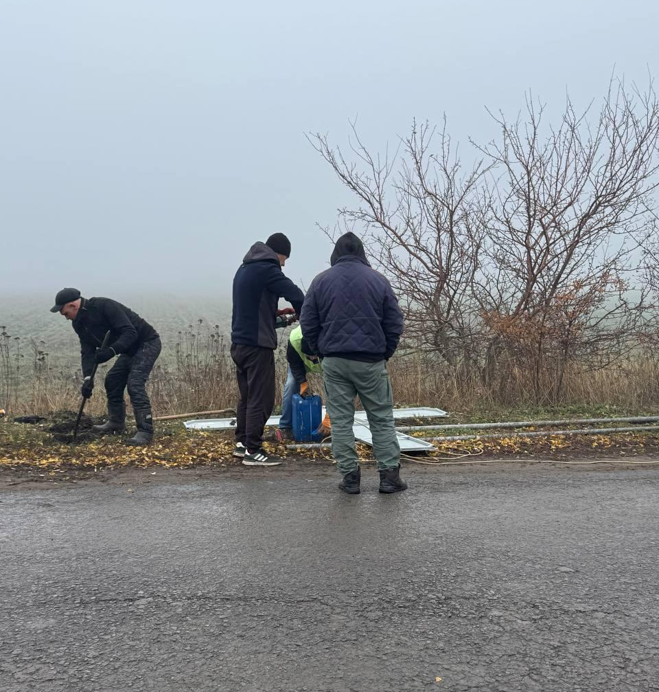 Новые дорожные знаки установили у села Гераськовка Марковского муниципального округа ЛНР Новые дорожные знаки установили у села Гераськовка Марковского муниципального округа ЛНР