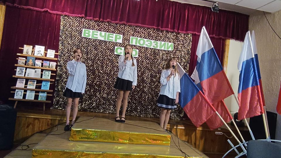 Переломные моменты истории всегда находят свое отражение в творчестве, особенно в поэзии Переломные моменты истории всегда находят свое отражение в творчестве, особенно в поэзии